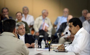 Dénué du charisme qui protégeait Hugo Chavez des échecs de sa gestion, Nicolas Maduro, président par intérim du Venezuela, a dû s'emparer du thème de l'insécurité en vue de la présidentielle du 14 avril, le taux d'homicide n'ayant cessé de croître en 14 années de "chavisme".