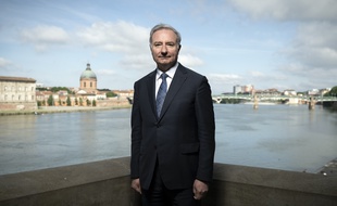 A 59 ans, Jean-Luc Moudenc est reconduit au Capitole par les Toulousains.