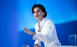 L'eurodéputée Rachida Dati, en conflit avec François Fillon pour une circonscription parisienne, s'est défendue bec et ongles vendredi contre les attaques dont elle s'estime la cible, pourfendant les "héritiers" et les propos "pas élégants".