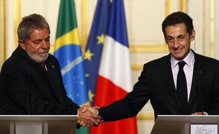 Le président du Brésil, Luiz Inacio Lula da Silva, et le président français Nicolas Sarkozy ont présenté un texte commun sur le climat le 14 novembre 2009.