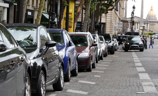 Garer sa voiture dans la rue va devenir encore plus cher à Paris.