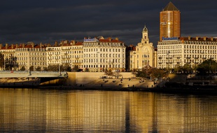 Lyon, le 9 octobre 2012. Les quais de Saone a hauteur du pont de la Guillotiere. CYRIL VILLEMAIN/20 MINUTES