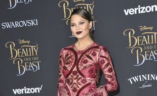 Chrissy Teigen lors de la première de La Belle et la Bête à Los Angeles en mars 2017