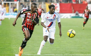 C'est Eric Mouloungui qui a offert le 1er but aux Niçois, sur penalty (90e).