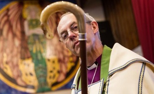 Justin Welby, nommé vendredi archevêque de Cantorbéry, chef de l'Eglise d'Angleterre et leader spirituel des 80 millions d'Anglicans dans le monde, a affirmé soutenir l'ordination de femmes évêques, une question épineuse qui divise son Eglise depuis des années.