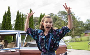 L'actrice Millie Bobby Brown sur le tournage de la saison 3 de Stranger Things