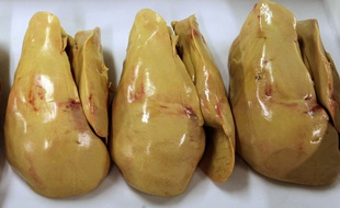 Des foies gras entiers. Illustration.