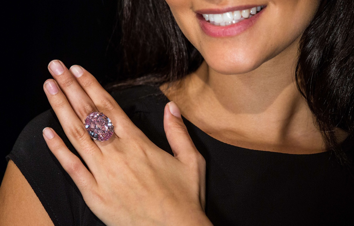 Hong Kong Pink Star le plus gros diamant rose du monde va