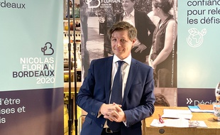 Le maire de Bordeaux Nicolas Florian, le 16 décembre 2019, lors de sa première conférence de presse de campagne.