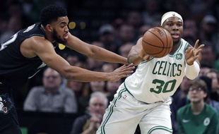 Guerschon Yabusele, qui se frotte ici à l'intérieur de Minnesota Karl -Anthony Towns en janvier 2019, a notamment disputé 74 matchs NBA avec les Boston Celtics de 2017 à 2019.