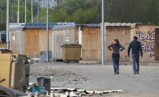 Salariés de la ville de Grande-Synthe dans le camp dit de La linière