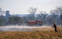 Dans l’Aude, le feu est maîtrisé, mais les pompiers ont encore du boulot