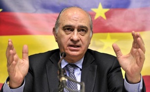 Le gouvernement espagnol conservateur a rejeté samedi l'offre de dialogue de l'organisation séparatiste basque ETA et la médiation d'une commission internationale, une semaine après avoir annoncé un nouveau plan assouplissant le régime de détention pour certains prisonniers.