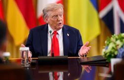 Les voitures et médicaments européens seront bien taxés à 15 % par les USA