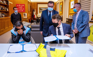 Ion-Nelu Gioroiu et Christian Estrosi, dans son bureau, le lundi 30 novembre 2020