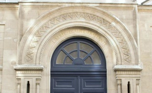 L'entrée d'une synagogue à Paris