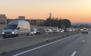 Sur l'autoroute A8, dimanche soir.