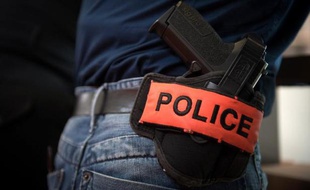Un policier