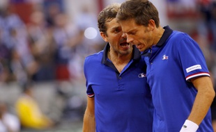 Julien Benneteau et Nicolas Mahut en double lors du quart de finale de Coupe Davis France-Grande Bretagne, le 8 avril 2017.