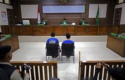 Deux hommes fouettés pour des relations homosexuelles en Indonésie