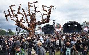 310x190_heavy-metal-fans-attend-the-hellfest-heavy-metal-and-hard-rock-music-festival-on-june-17-2016-in.jpg