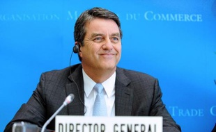 Le nouveau Directeur général de l'Organisation Mondiale du Commerce, le brésilien Roberto Azevedo a appelé lundi les Etats à relancer très vite les négociations commerciales globales face au danger de sombrer dans le protectionnisme et les accords régionaux.