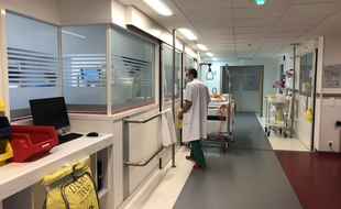 Le service de réanimation de Saint-Joseph compte en temps normal 14 lits. Il est monté à 36 en mars 2020 et il est actuellement à 24 lits de réanimation pour accueillir les patients Covid.