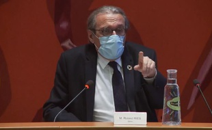 Roland Ries, le maire sortant de Strasbourg, au conseil municipal (capture d'écran)