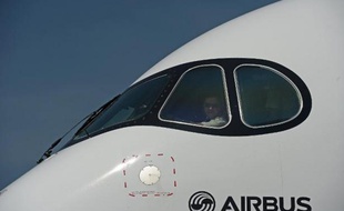 Un Airbus A350 XWB le 24 novembre 2014 à l'aéroport de Bangkok