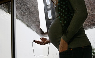 Lille, le 2 mars 2012. Illustration femme enceinte.