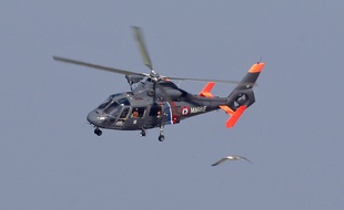 L'hélicoptère Dauphin de la Marine Nationale basé au Touquet.