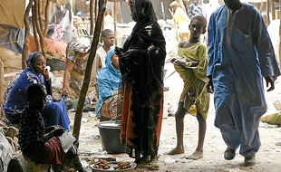 La France a réduit son aide (ci-dessus : un marché au Mali).