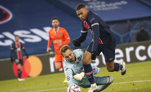 Mbappé contre le Basaksehir