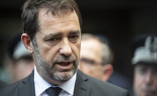 Christophe Castaner à Lyon, sur les lieux de l'explosion d'un colis piégé, le 27 mai 2019.