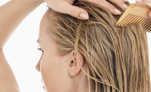 Perdre ses cheveux peut être très difficile à vivre, surtout chez les femmes.