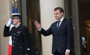 Emmanuel Macron apporte son soutien à Theresa May.