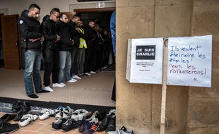 Des musulmans dans une mosquée de Saint-Etienne, le 9 janvier 2015, après l'attaque dont a été notamment victime la rédaction de «Charlie Hebdo».