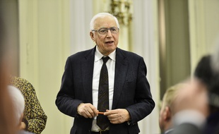 Après 43 ans de mandat, Pierre Méhaignerie a céd sa place à la mairie de Vitré.