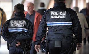 Une contravention adressée à une parisienne pour dépôt d'un objet sur la voie publique a fait débat (Illustration).