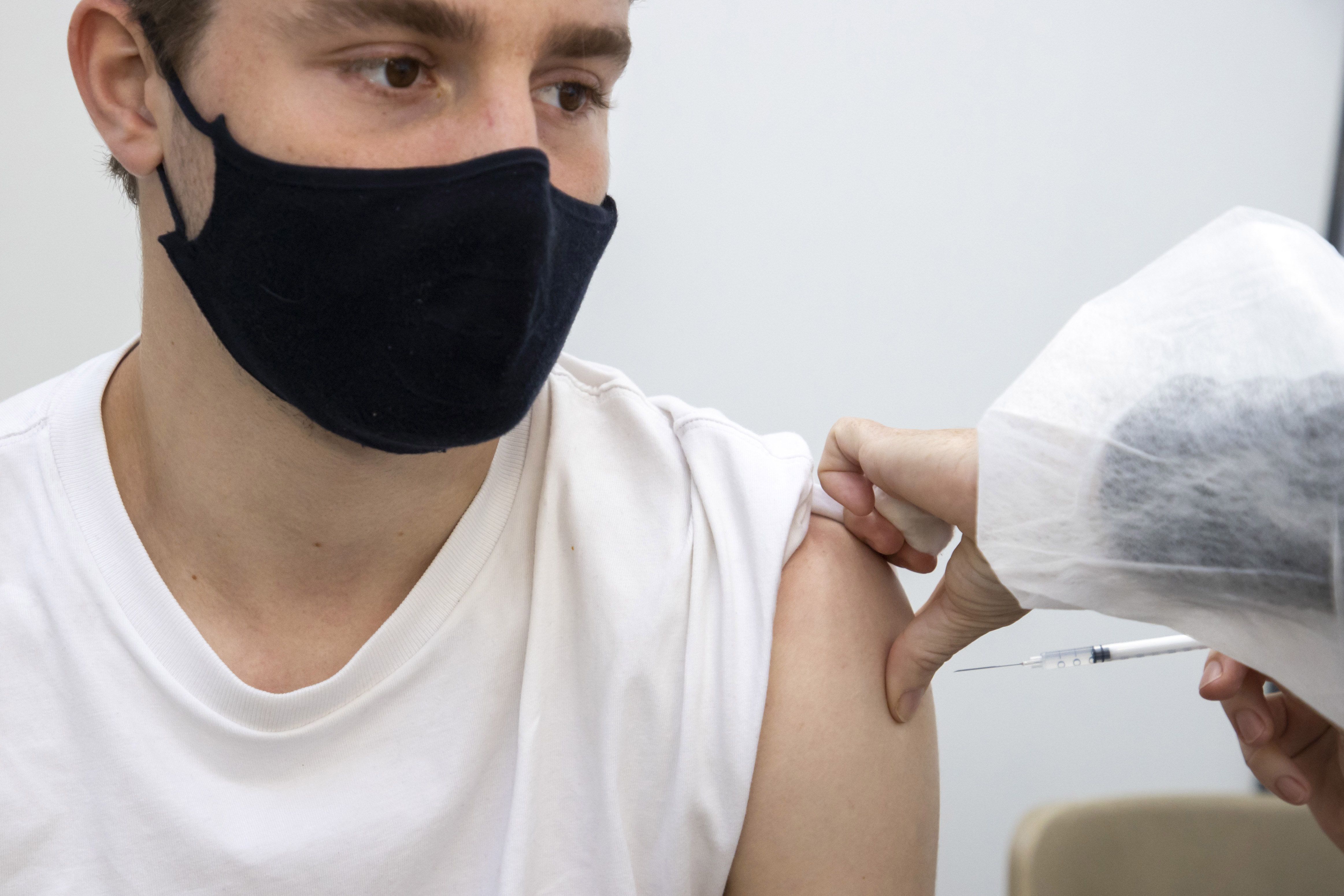 Plus de 500.000 personnes de moins de 55 ans ont reçu une première dose de vaccin AstraZeneca, et doivent recevoir une deuxième dose de sérum à ARN messager.
