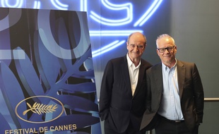 Thierry Frémaux (à dr.) et Pierre Lescure présentent la sélection officielle du Festival de Cannes, le 3 juin à l'UGC Normandie à Paris
