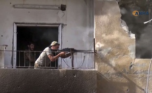 Raqqa (Syrie), le 3 août 2017. Photo extraite d'une vidéo des combats à Raqqa diffusée par Hawar News Agency.