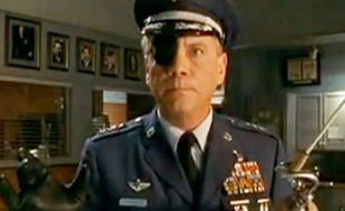 Daniel von Bargen dans son rôle de commandant Spangler dans la série Malcolm
