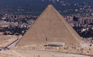 La pyramide de Kheops, en 2000.