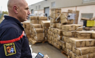 L'entrepôt contient 3.000 batteries