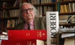 "La langue est une étrange bête qui grossit par cercles concentriques", a souligné Alain Rey, conseiller éditorial et maître d'oeuvre du Robert, mardi lors de la présentation de l'ouvrage. Elle s'enrichit sans cesse de nouveaux mots que le dictionnaire soumet "à une sorte de filtrage".