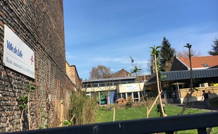 L'entrée de l'école La Fontaine, à Lille