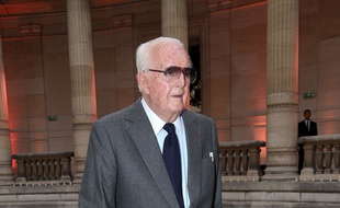 Le couturier Hubert de Givenchy est décédé à l'âge de 91 ans.