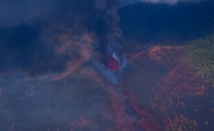 La lave du volcan de l'île de La Palma aux Canaries, le 23 septembre 2021.