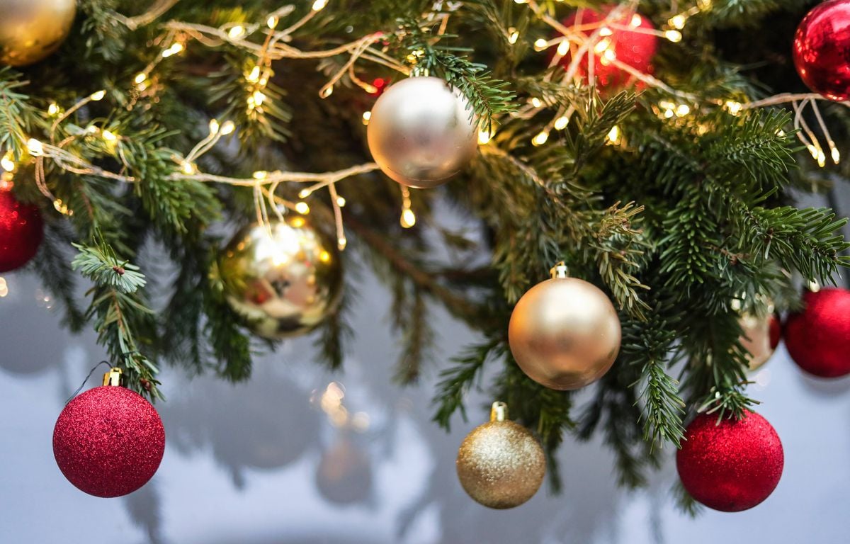 Changer le nom des vacances scolaires de la Toussaint et Noël ? C'est non, répond Élisabeth Borne